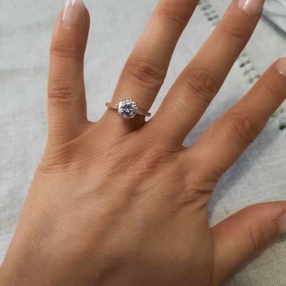 1 Carat Engagement Ring - Picture 1 of 11